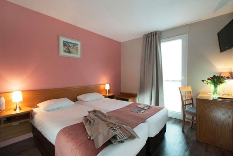 Brit Hotel Les Alizes Pornic Szoba fotó
